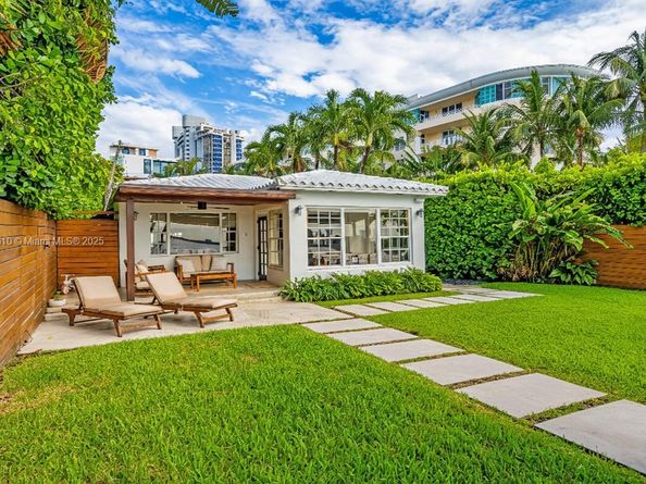 8 Century Ln, Miami Beach FL 33139