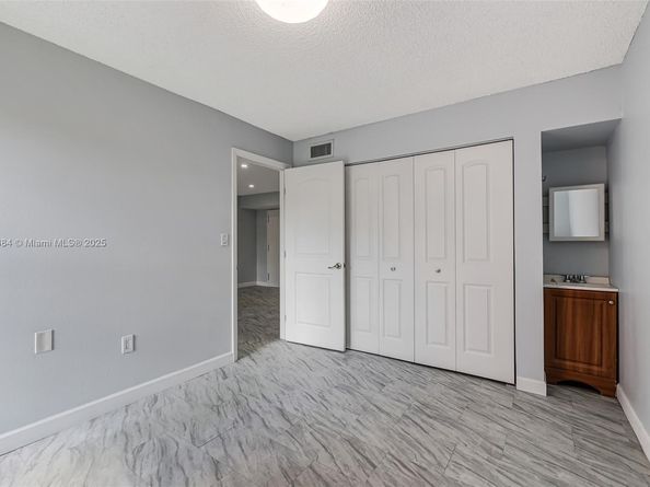4705 NW 7th St 2017, Miami FL 33126