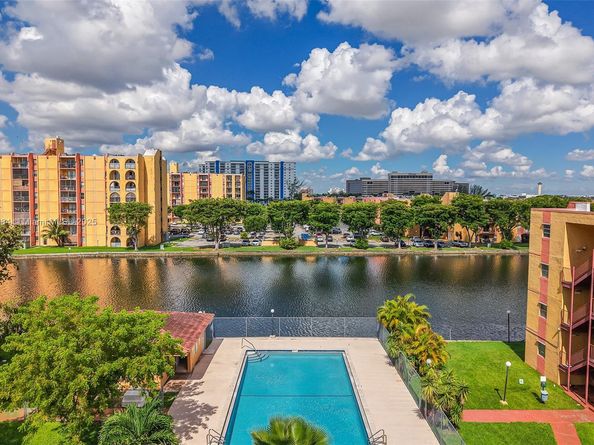 4705 NW 7th St 2017, Miami FL 33126