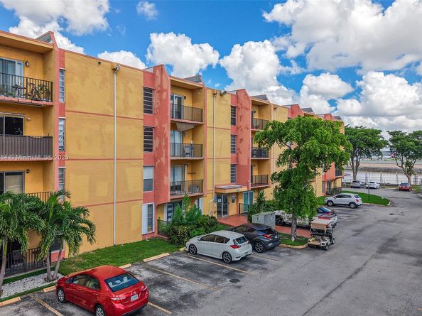 4705 NW 7th St 2017, Miami FL 33126