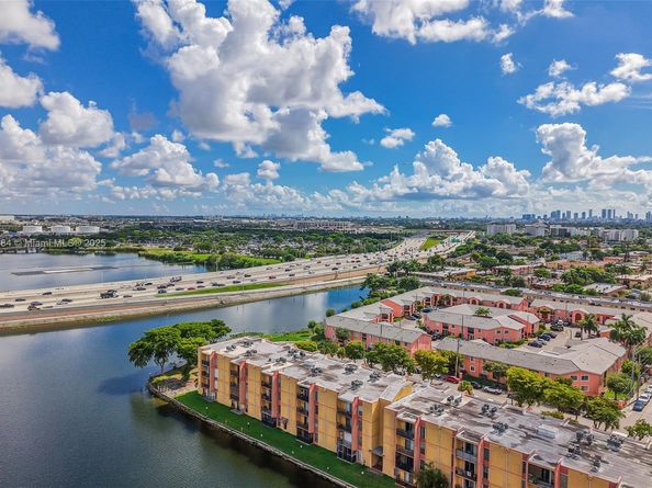 4705 NW 7th St 2017, Miami FL 33126