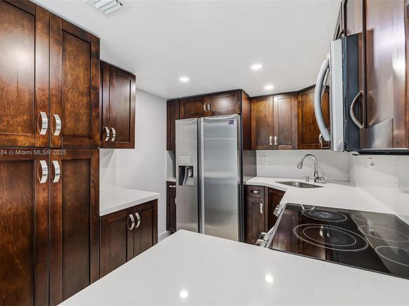 4705 NW 7th St 2017, Miami FL 33126