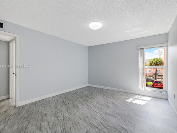 4705 NW 7th St 2017, Miami FL 33126