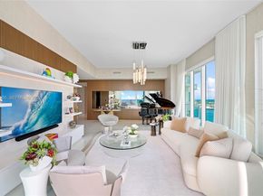 900 Brickell Key Blvd 2004, Miami FL 33131