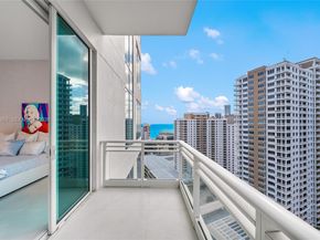 900 Brickell Key Blvd 2004, Miami FL 33131