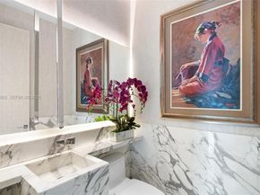 900 Brickell Key Blvd 2004, Miami FL 33131