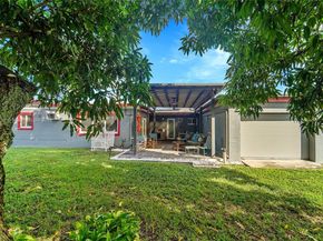 8370 NW 185th St, Hialeah FL 33015