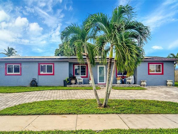 8370 NW 185th St, Hialeah FL 33015