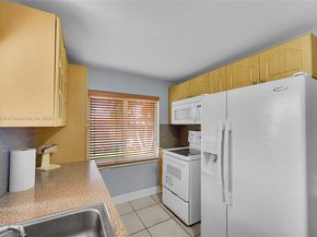 8370 NW 185th St, Hialeah FL 33015