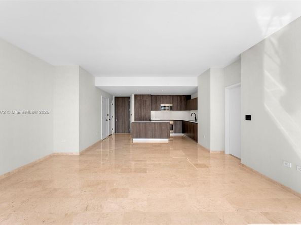 88 SW 7th St 3907, Miami FL 33130