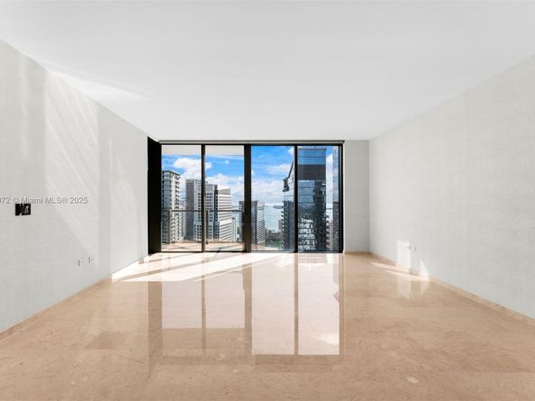 88 SW 7th St 3907, Miami FL 33130