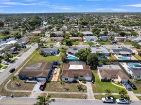 6924 NW 8th Ct, Margate FL 33063