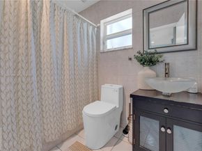 6924 NW 8th Ct, Margate FL 33063