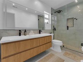 6924 NW 8th Ct, Margate FL 33063