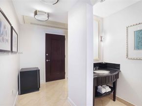 4391 Collins Ave 709, Miami Beach FL 33140