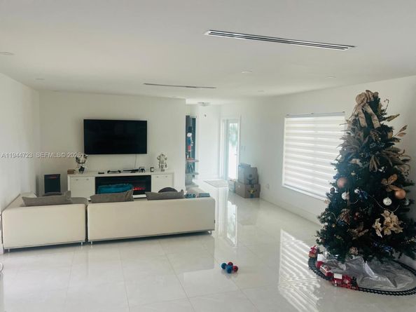 Undisclosed Address #A11944723, Miami FL 33157