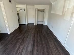5199 NW 7th St 111, Miami FL 33126