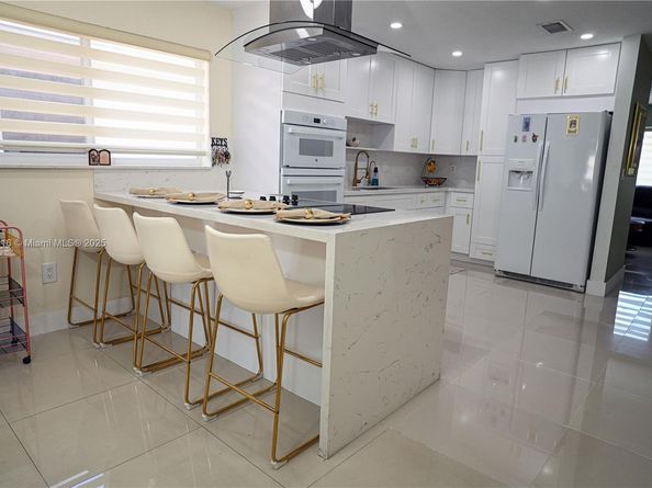 1417 W 40th St, Hialeah FL 33012