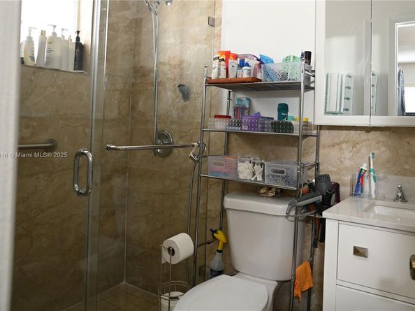 1417 W 40th St, Hialeah FL 33012