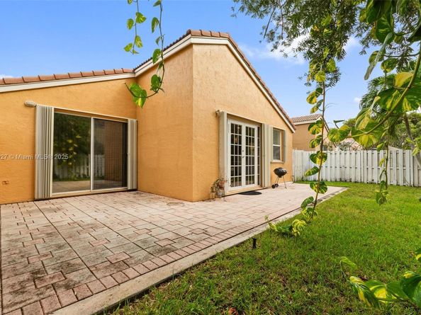 15624 NW 12th Rd, Pembroke Pines FL 33028