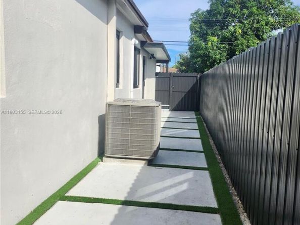 201 SW 62nd Ave, Miami FL 33144