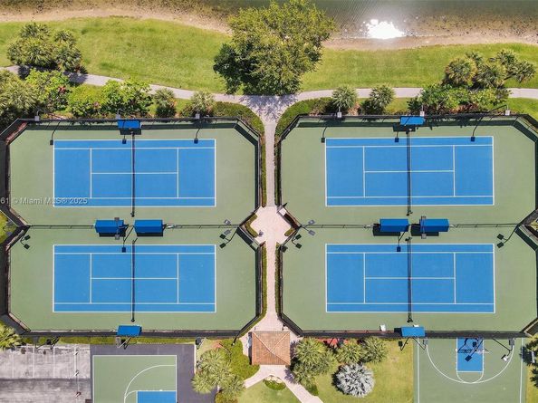 1571 Breakwater Ter, Hollywood FL 33019