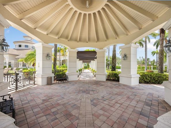 1571 Breakwater Ter, Hollywood FL 33019