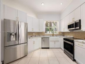 1571 Breakwater Ter, Hollywood FL 33019