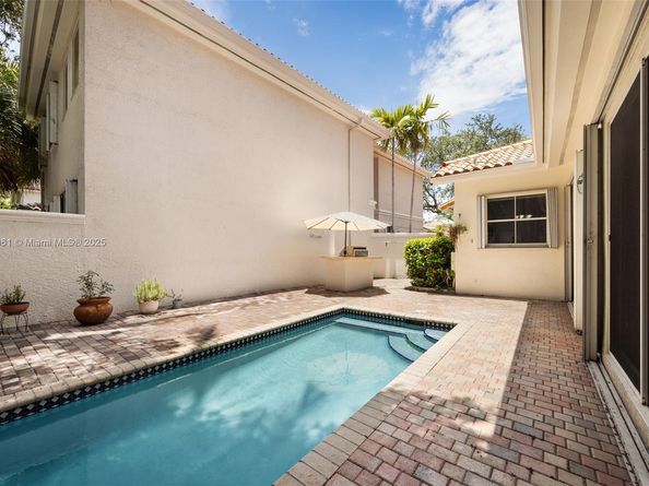 1571 Breakwater Ter, Hollywood FL 33019