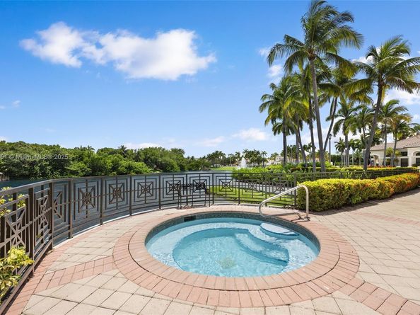 1571 Breakwater Ter, Hollywood FL 33019
