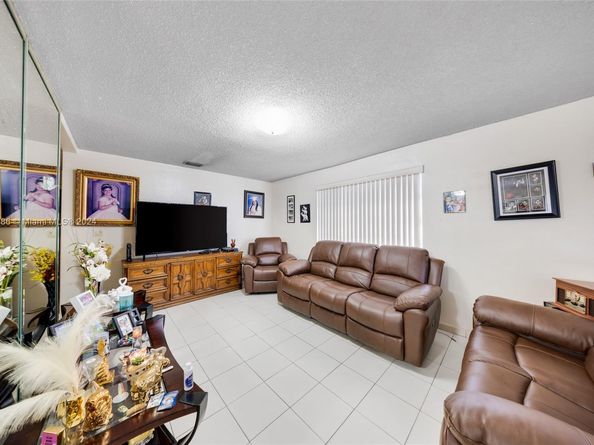 1211/1213 NW 32 Pl, Miami FL 33125