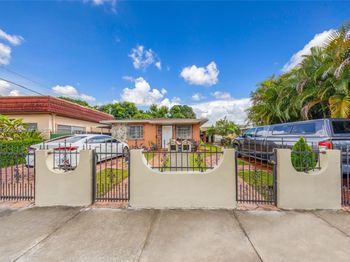 1211/1213 NW 32 Pl