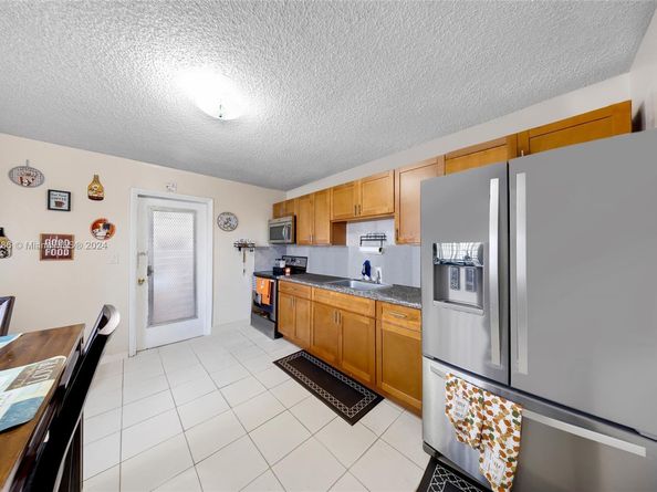 1211/1213 NW 32 Pl, Miami FL 33125