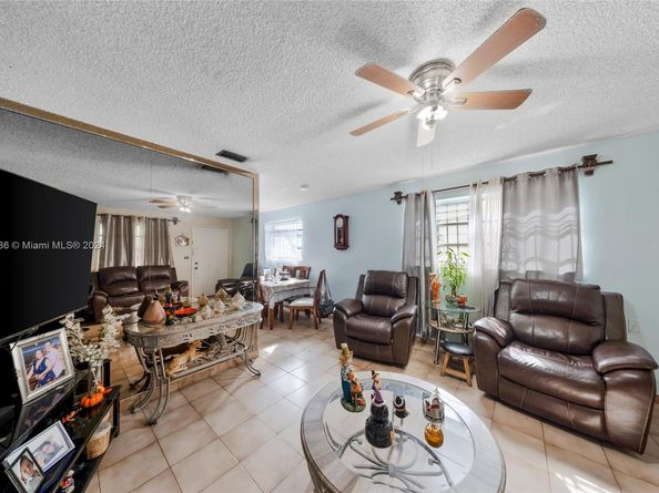 1211/1213 NW 32 Pl, Miami FL 33125