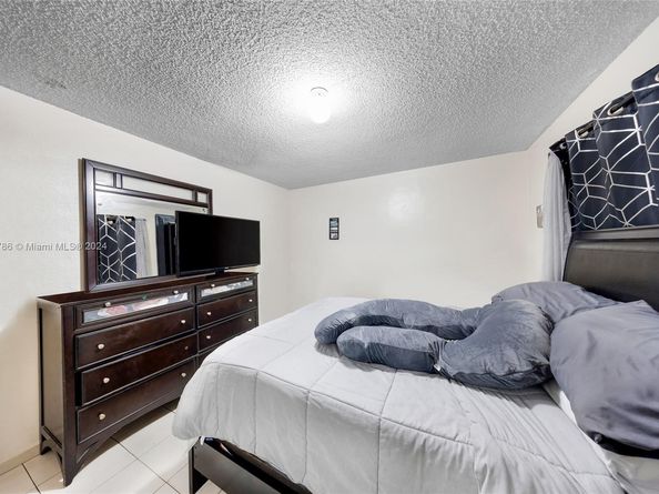 1211/1213 NW 32 Pl, Miami FL 33125