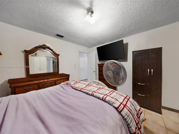 1211/1213 NW 32 Pl, Miami FL 33125