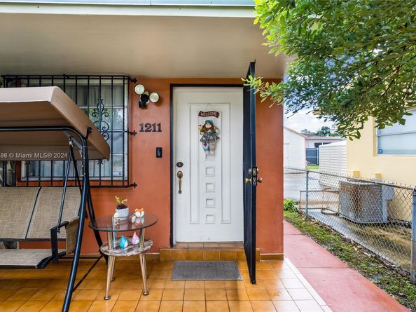 1211/1213 NW 32 Pl, Miami FL 33125