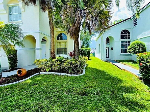 140 NW 151st Ave, Pembroke Pines FL 33028