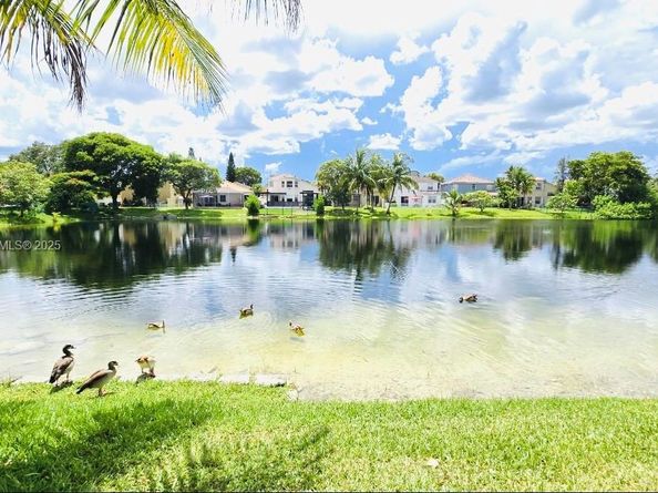 140 NW 151st Ave, Pembroke Pines FL 33028