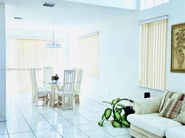 140 NW 151st Ave, Pembroke Pines FL 33028