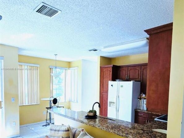 140 NW 151st Ave, Pembroke Pines FL 33028