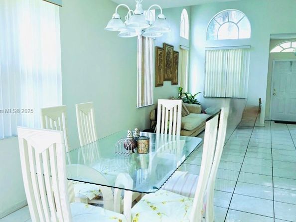 140 NW 151st Ave, Pembroke Pines FL 33028