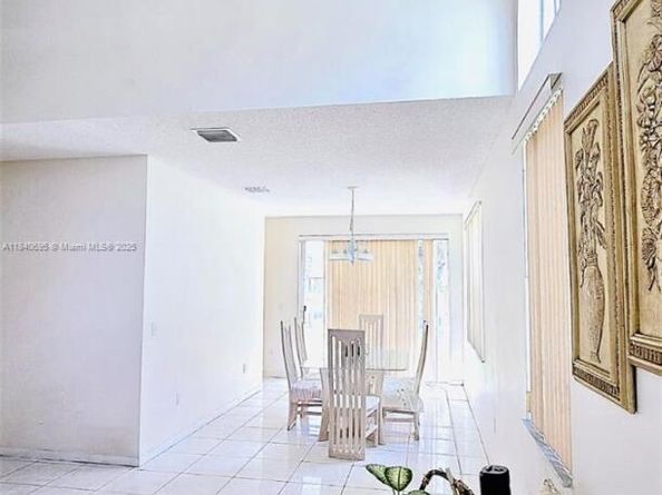 140 NW 151st Ave, Pembroke Pines FL 33028