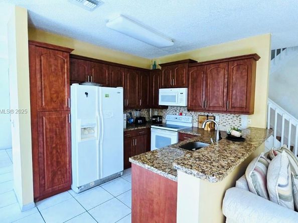 140 NW 151st Ave, Pembroke Pines FL 33028