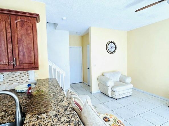140 NW 151st Ave, Pembroke Pines FL 33028