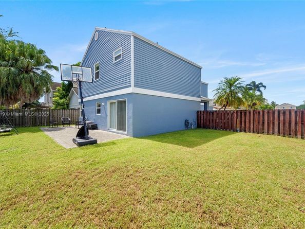 208 SW 159th Ln, Sunrise FL 33326