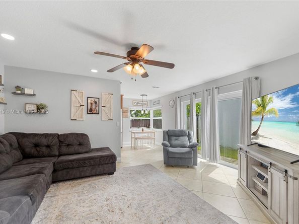 208 SW 159th Ln, Sunrise FL 33326