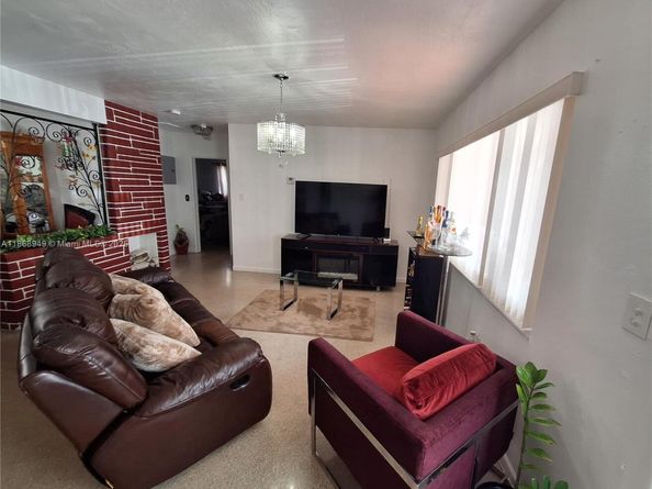 7561 Meridian St, Miramar FL 33023