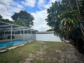 18415 NW 42nd Pl, Miami Gardens FL 33055