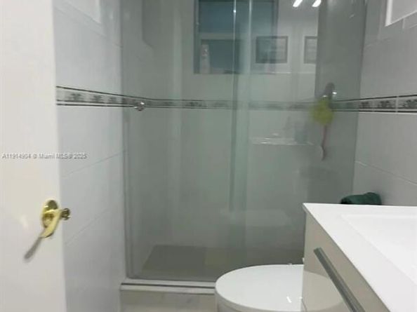 18415 NW 42nd Pl, Miami Gardens FL 33055